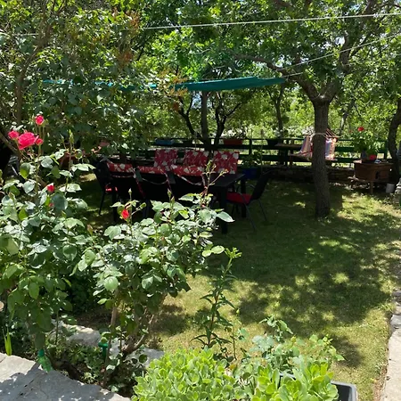 Agroturizam Kucica בקתה